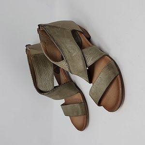 Miz Mooz Leather Cross Strap Candance Green Sandals Size 39
